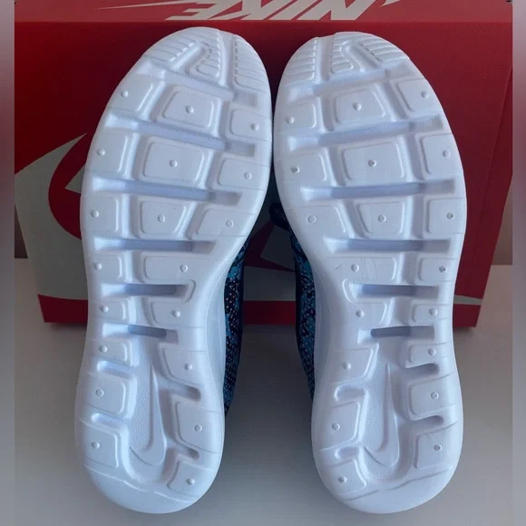 NEW Nike Women’s Kaishi 2.0 Print Sneakers - Size 8 (L) and Size 9 (R) - Picture 10 of 14